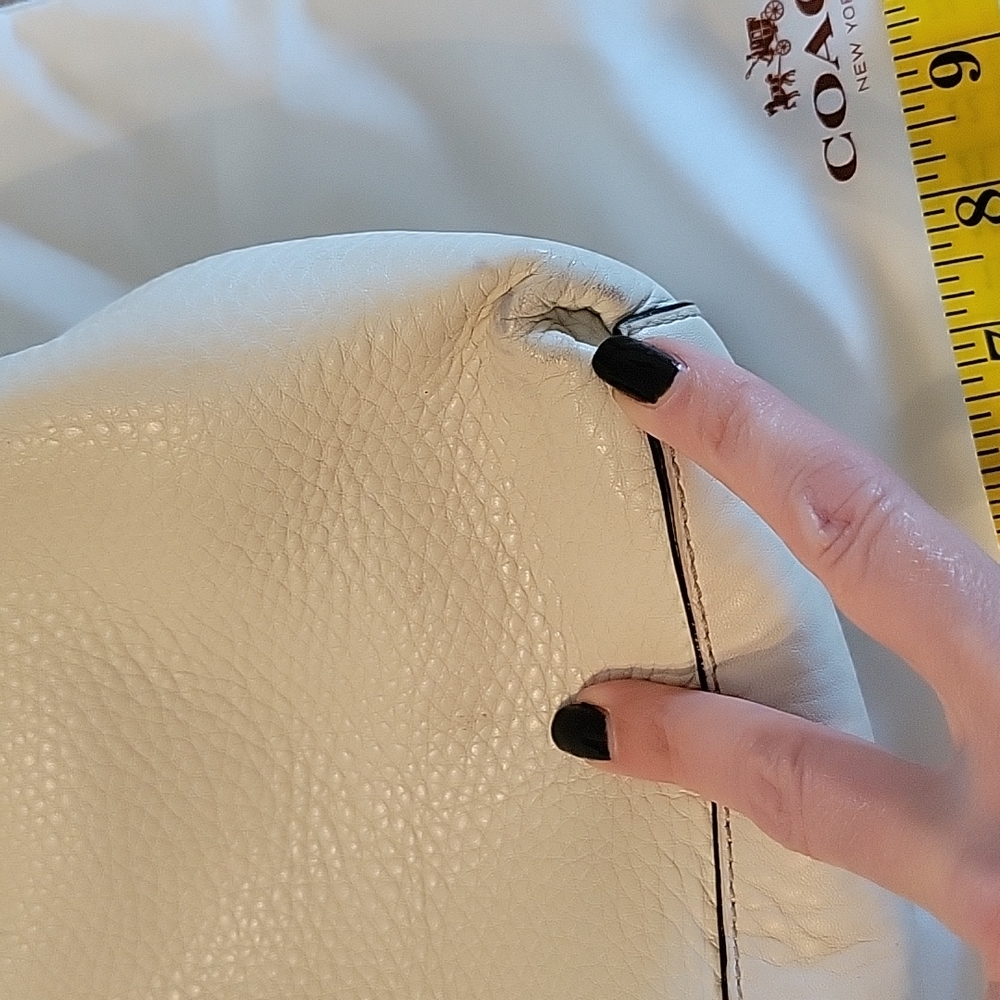 Authentic Coach handbag - Picture 10 of 14